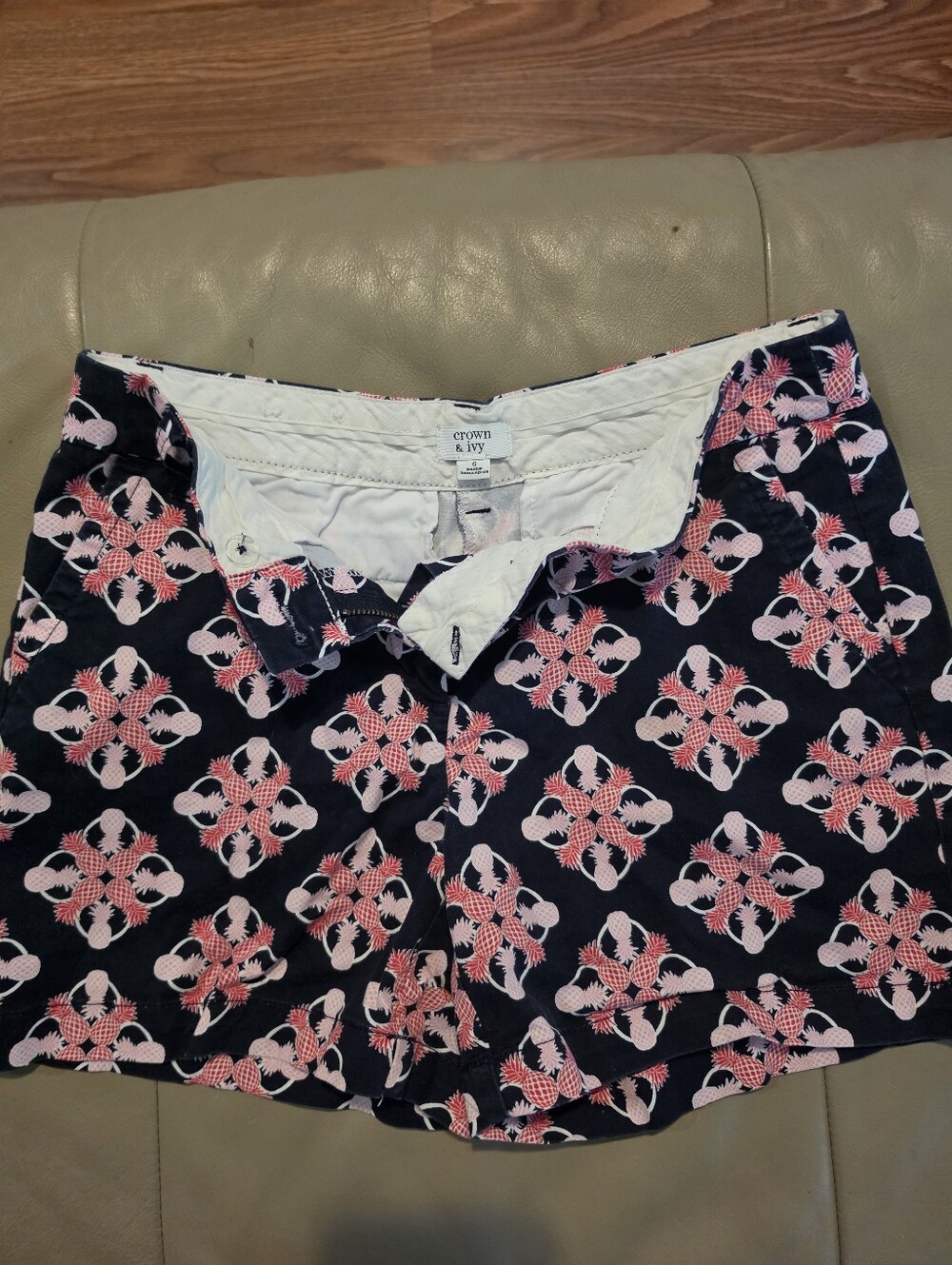 Women's CROWN & IVY Navy Floral Print Shorts
